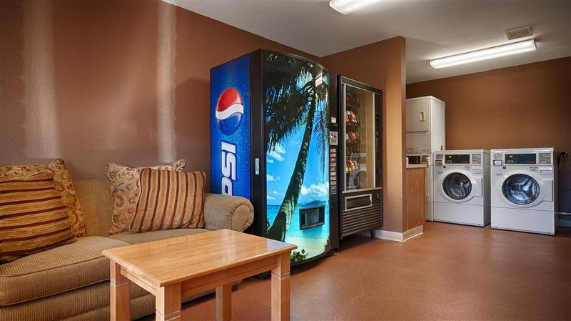 Quality Inn & Suites Phoenix Nw - Sun City Youngtown Εξωτερικό φωτογραφία