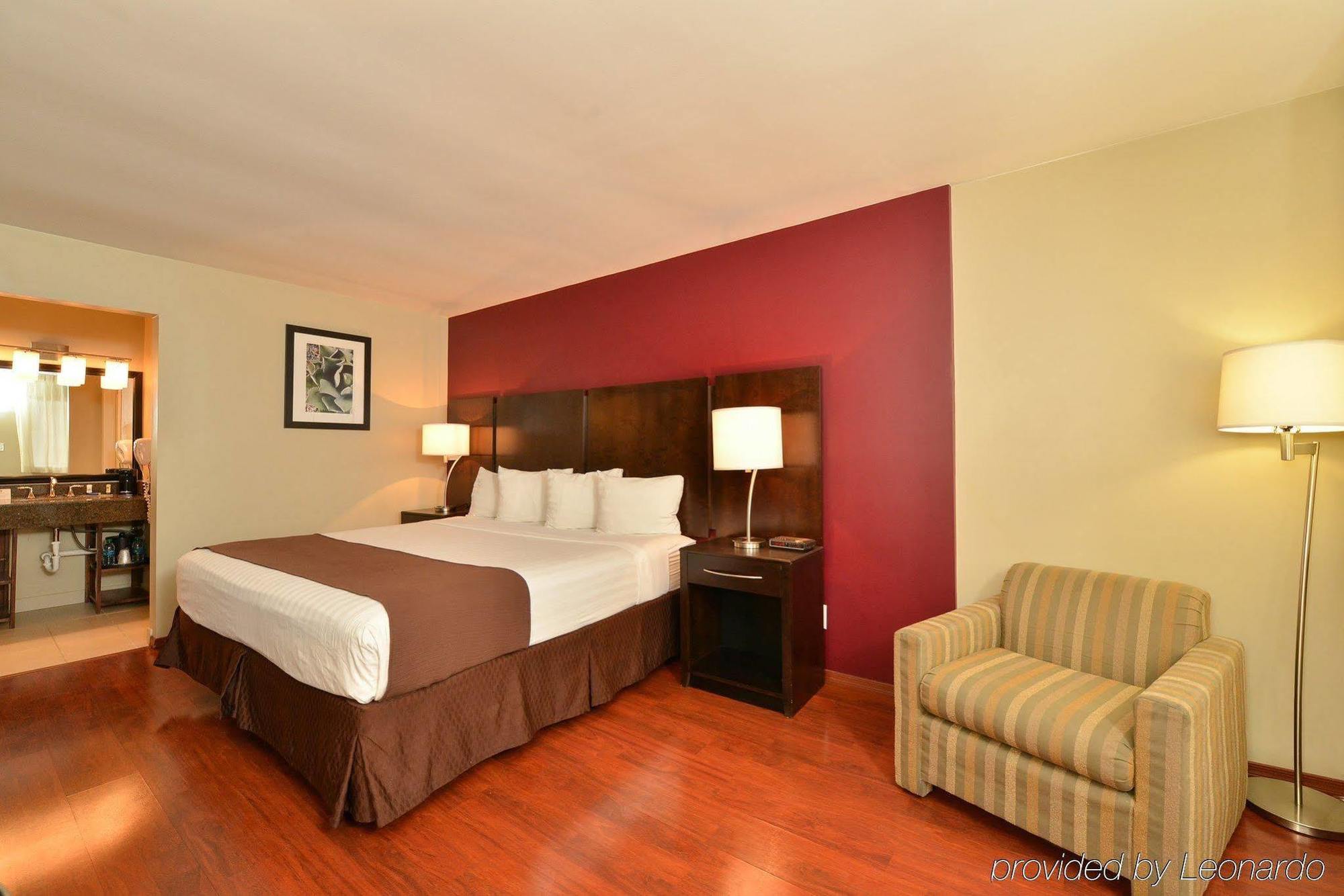 Quality Inn & Suites Phoenix Nw - Sun City Youngtown Εξωτερικό φωτογραφία