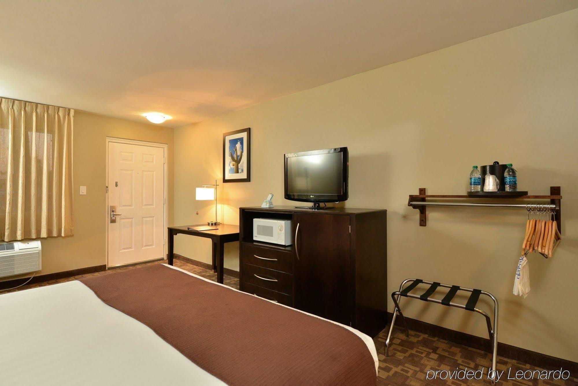 Quality Inn & Suites Phoenix Nw - Sun City Youngtown Εξωτερικό φωτογραφία