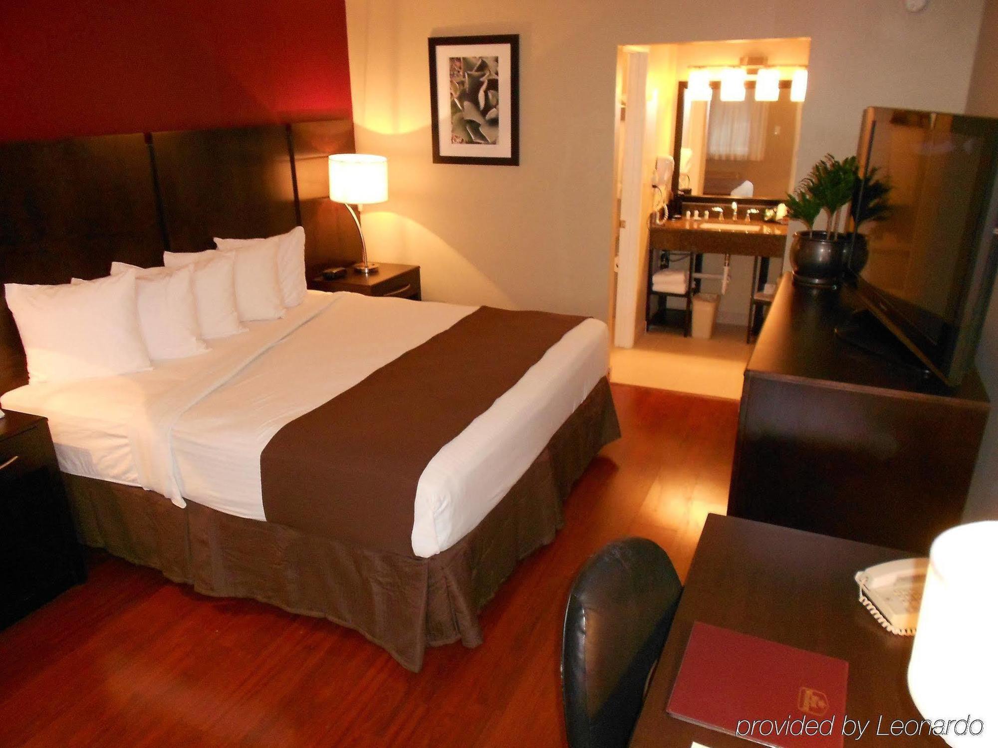 Quality Inn & Suites Phoenix Nw - Sun City Youngtown Δωμάτιο φωτογραφία