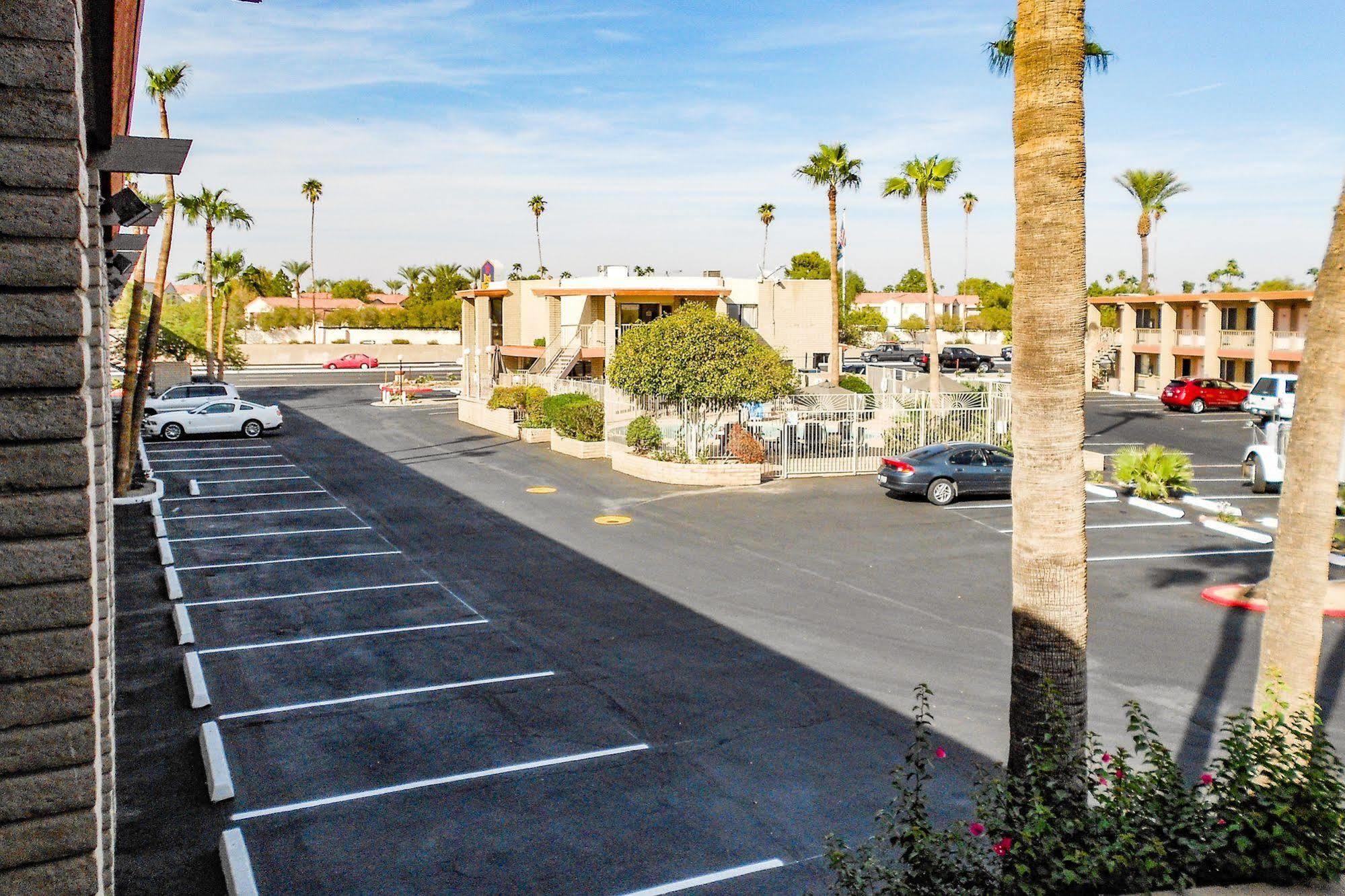 Quality Inn & Suites Phoenix Nw - Sun City Youngtown Εξωτερικό φωτογραφία