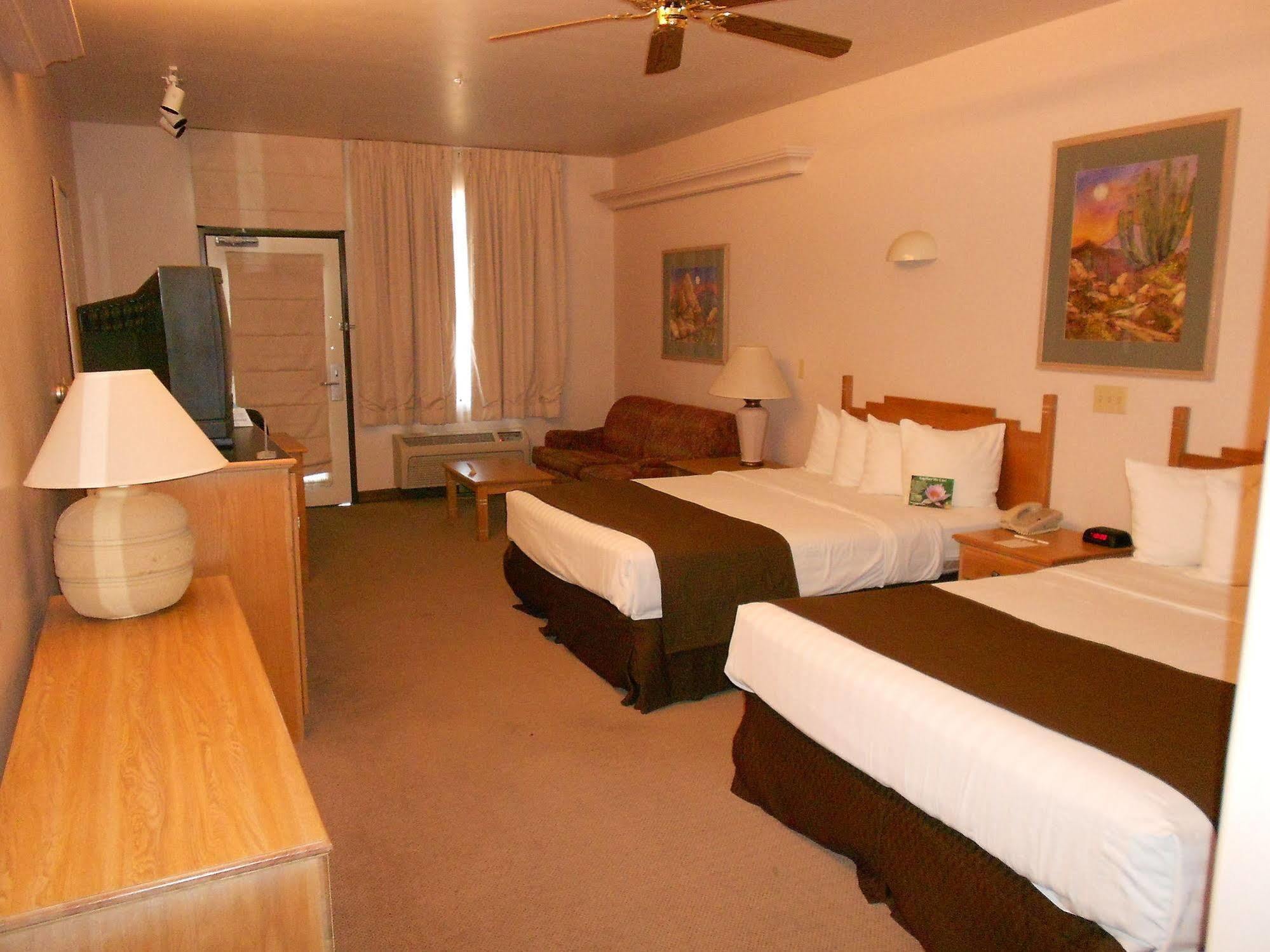 Quality Inn & Suites Phoenix Nw - Sun City Youngtown Εξωτερικό φωτογραφία