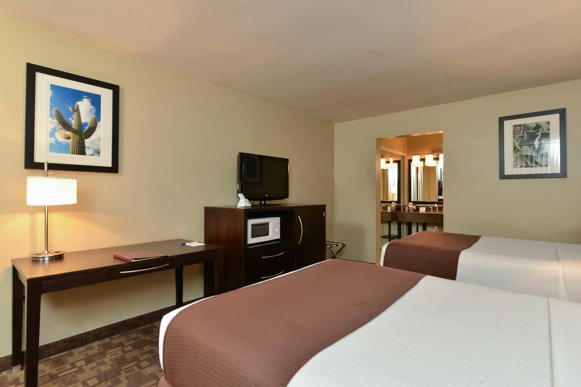 Quality Inn & Suites Phoenix Nw - Sun City Youngtown Εξωτερικό φωτογραφία
