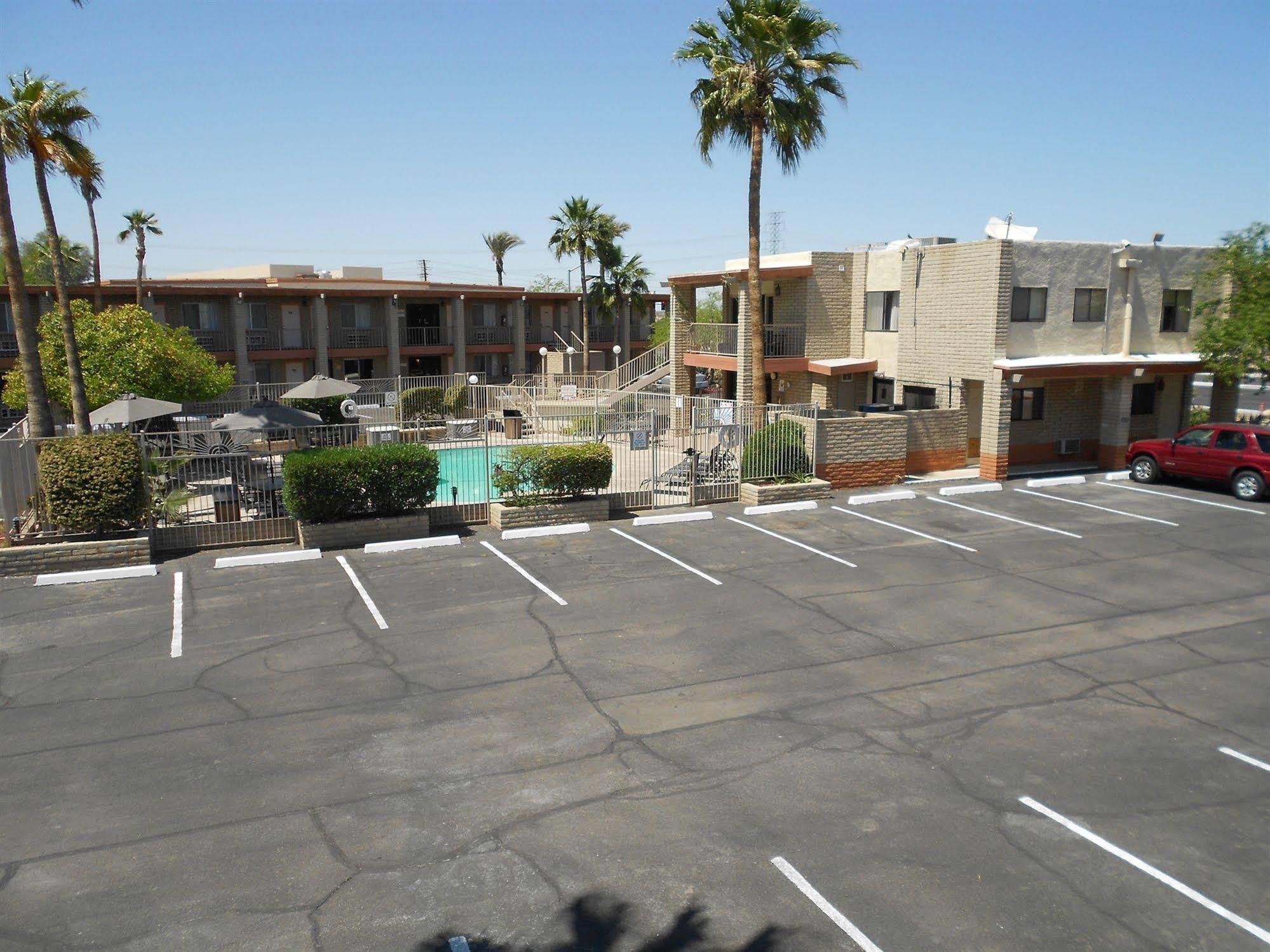 Quality Inn & Suites Phoenix Nw - Sun City Youngtown Εξωτερικό φωτογραφία