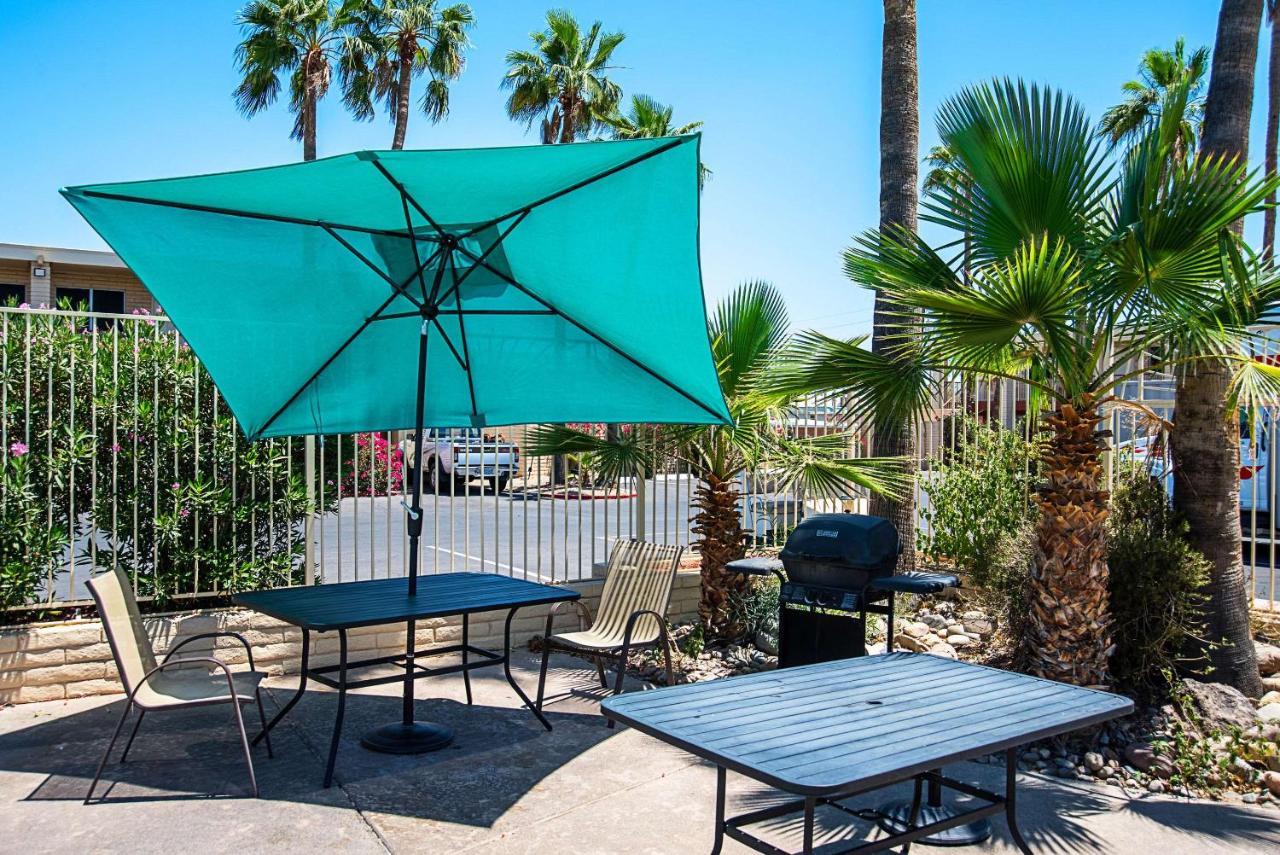 Quality Inn & Suites Phoenix Nw - Sun City Youngtown Εξωτερικό φωτογραφία