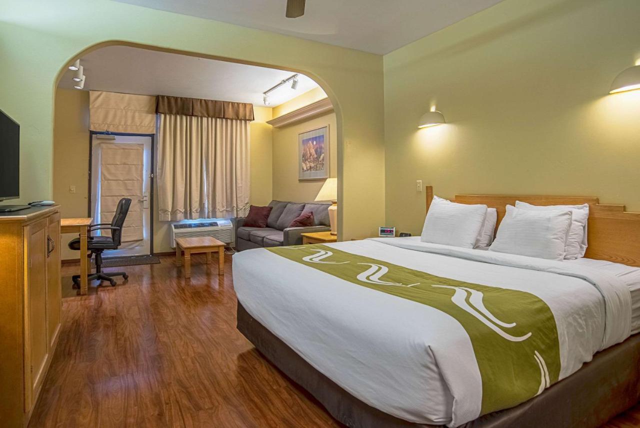 Quality Inn & Suites Phoenix Nw - Sun City Youngtown Εξωτερικό φωτογραφία