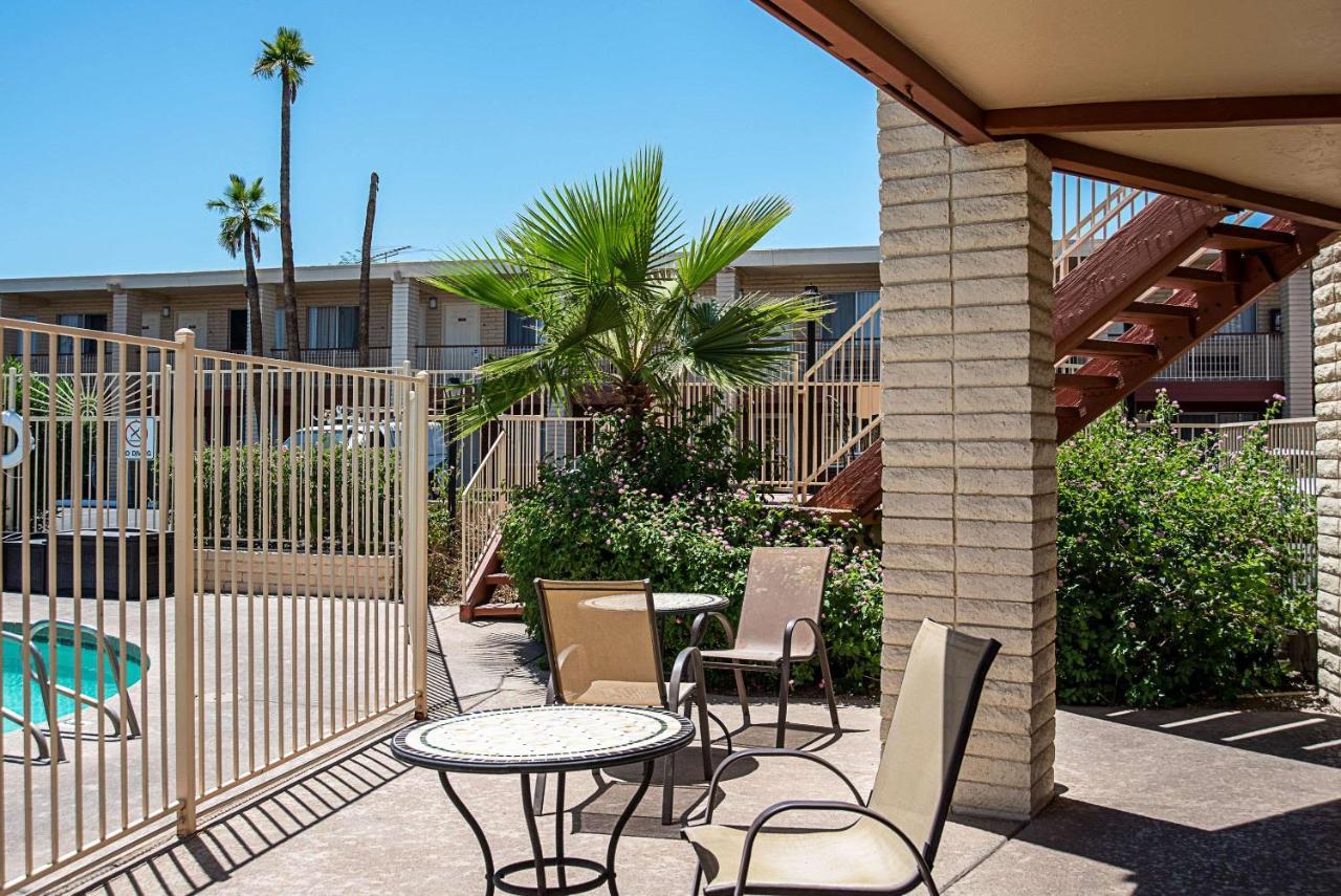 Quality Inn & Suites Phoenix Nw - Sun City Youngtown Εξωτερικό φωτογραφία
