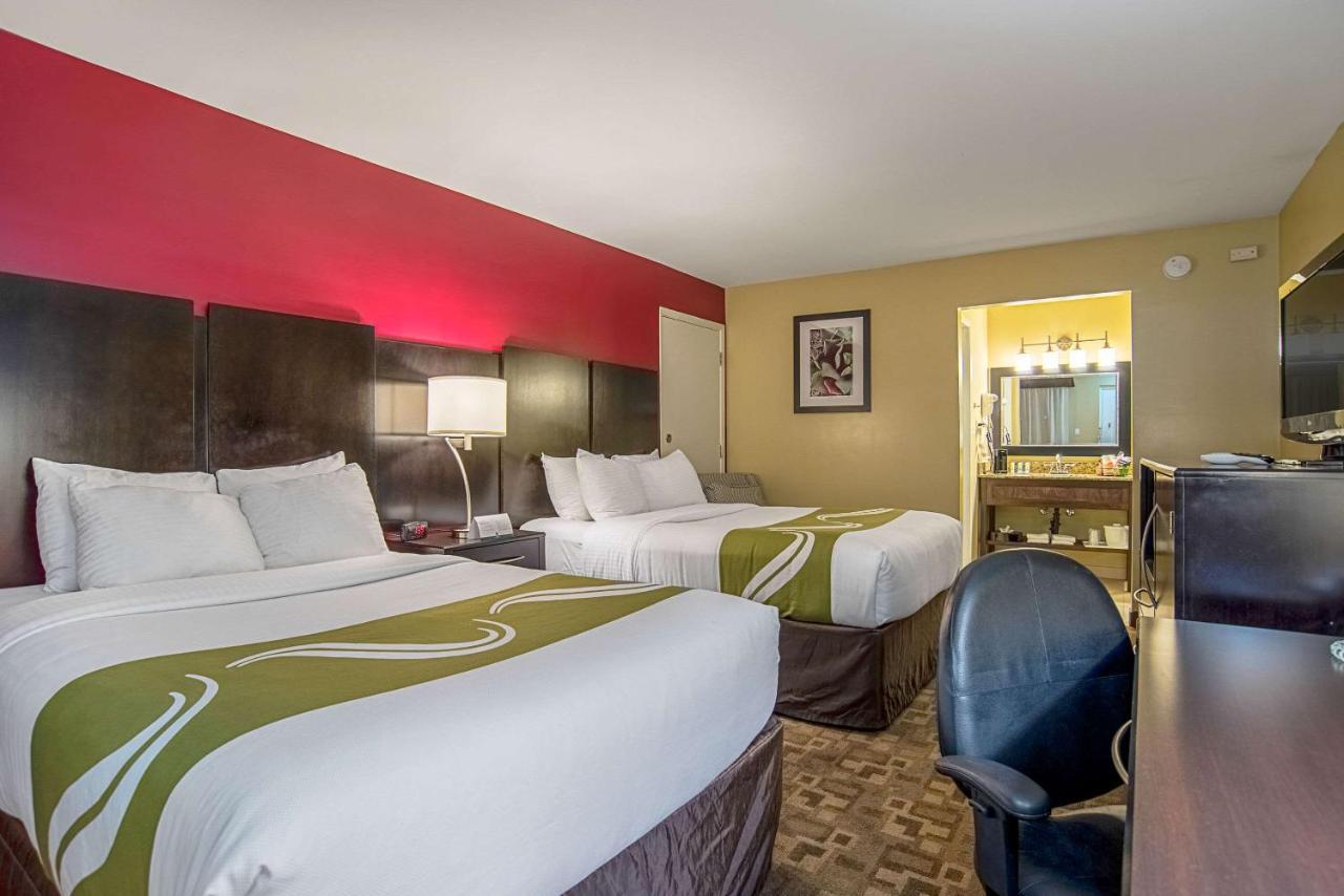 Quality Inn & Suites Phoenix Nw - Sun City Youngtown Εξωτερικό φωτογραφία