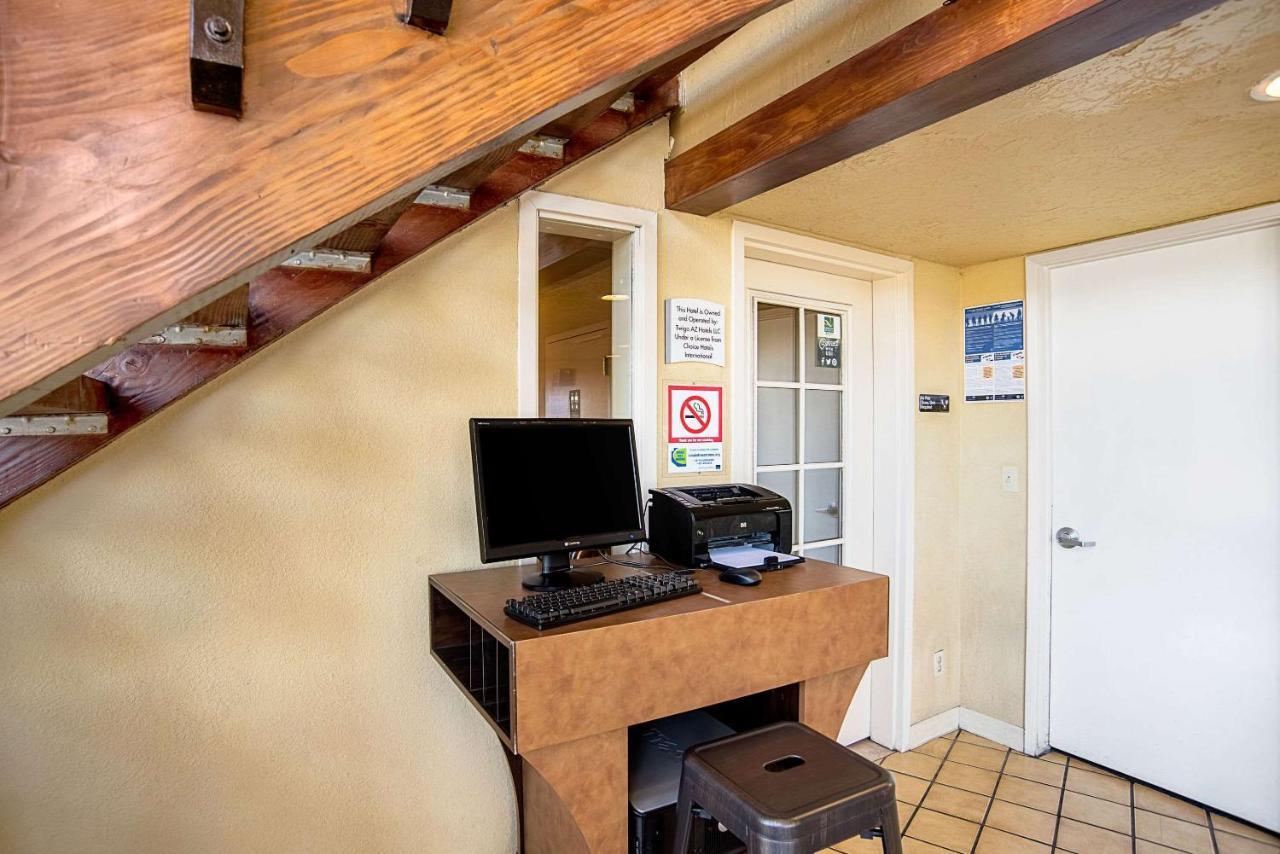 Quality Inn & Suites Phoenix Nw - Sun City Youngtown Εξωτερικό φωτογραφία